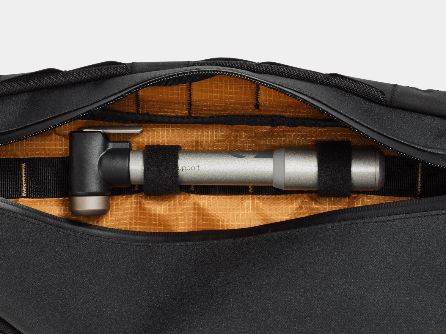 Tern Go-To Messenger Bag - Black - 15 Litres - Image 3